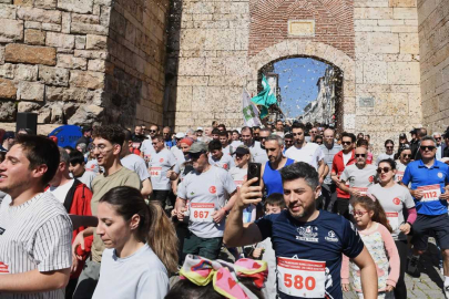 Bursa'da 17. Uluslararası Tarihi Kent Koşusu yapıldı