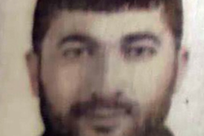 Kahramanmaraş'ta yükünü boşaltırken devrilen kamyonun sürücüsü hayatını kaybetti