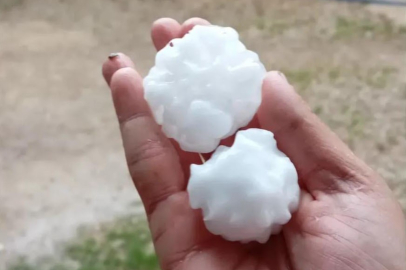 Osmaniye'de ceviz büyüklüğünde dolu yağdı