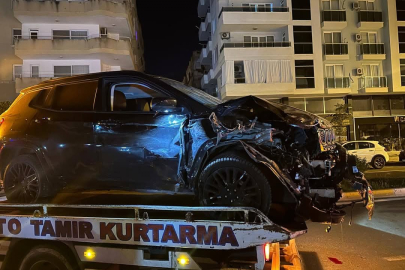 Antalya Alanya’da alkollü sürücü park halindeki araçlara çarptı