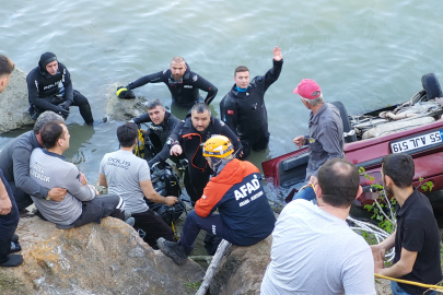 Samsun'da ehliyetini yeni alan genç, aracıyla baraj gölüne uçarak hayatını kaybetti