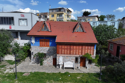 Babasından öğrendiği ahşap ustalığıyla Bursa'da eski evleri geleceğe taşıyor