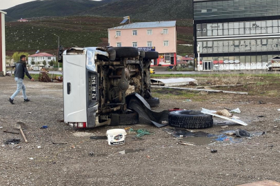 Bingöl'de iki araç çarpıştı: 2'si ağır 7 yaralı