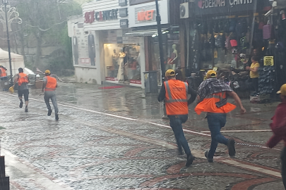 Edirne'de şiddetli yağış ve dolu hayatı olumsuz etkiledi