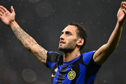 Hakan Çalhanoğlu, Türk futbol tarihine geçti!