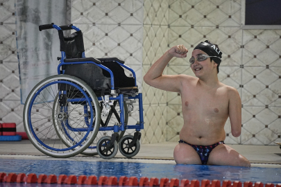 Bursa'da engelleri aşan küçük şampiyon: Muhammed Ali Biçer’in yüzme azmi