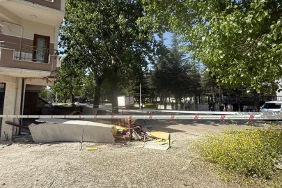 Bursa'da binanın kaçak bölümü yıkıldı!