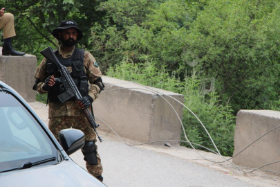 Hindistan-Pakistan savaşında yeni aşamaya geçildi: Topçu atışı başladı!