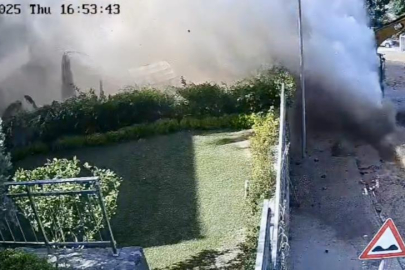 Muğla'da su borusu bomba gibi patladı, site savaş alanına döndü