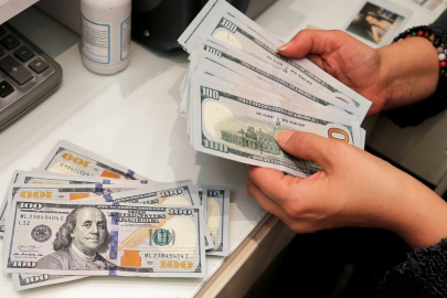 Yabancılar tahvil satarken hisse aldı