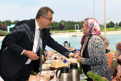 Bursa'da Alzheimer hastaları için Anneler Günü kutlaması