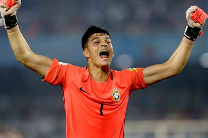 Galatasaray'ın gündemindeki kaleciden olay beğeni ve takip