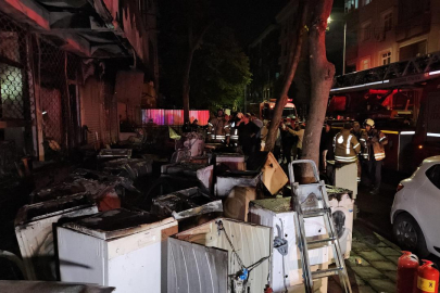 İstanbul'da beyaz eşya mağazasında yangın çıktı