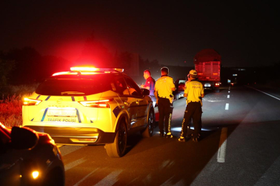 "Dur" ihtarına uymayan sürücü polis memuruna çarptı