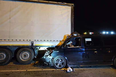 Kayseri'de ticari araç tıra arkadan çarptı: 1 ağır yaralı