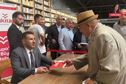 Orkun Özeller yeni kitabını Bursa'da tanıttı
