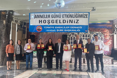 TÜED’ten Bursa Hakimiyet Gazetesi ve AS TV’ye plaket