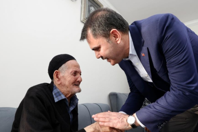 Bakan Kurum'dan depremzede aileye ziyaret