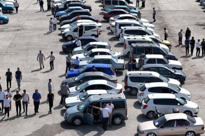' Oto pazarında ilginç hareketlilik! 'Fiyatlar düştü diyorlar ama...'