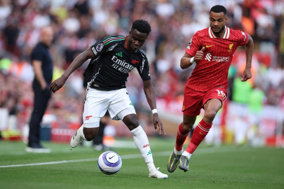 Liverpool kaçtı, Arsenal kovaladı