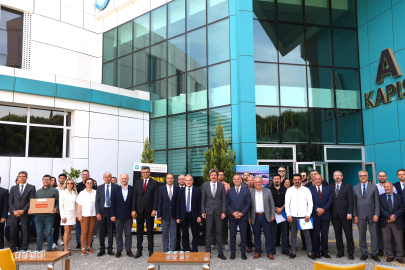 Bursa Uludağ Üniversitesi'nde kitap kurtları ödüllendirildi