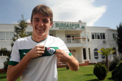 Bursaspor’dan anlamlı imza töreni! 12 sene sonra aynı yerde…
