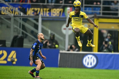 Sezona damga vuran sağ bek Galatasaray'a: Jackson Tchatchoua