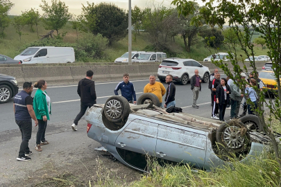 Tekirdağ'da takla atan otomobilden emniyet kemeri sayesinde yara almadan çıktı