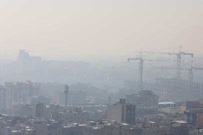 İran'ın bazı şehirlerinde kum fırtınası nedeniyle okullar tatil edildi