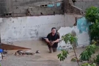 Osmaniye'de sel sularına kapılan tavuklarını kurtarmak için kümesine koştu