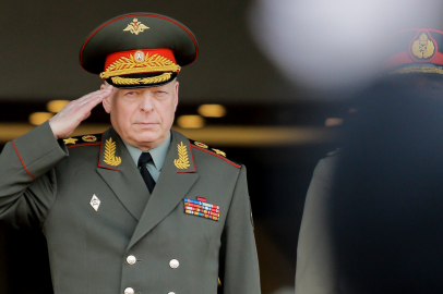 Putin, Kara Kuvvetleri Komutanı Salyukov'u görevden aldı
