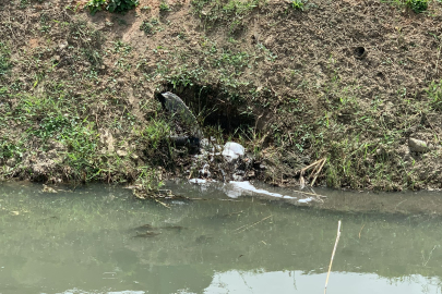 Bursa'da sulama kanalını kirleten kaçak deşarj böyle görüntülendi!