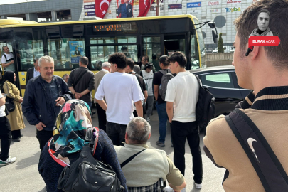 Bursa'nın en işlek caddesinde kaza! Belediye otobüsü, otomobile çarptı