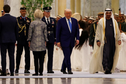 Trump'ı Nasha'at geleneğiyle karşıladılar: Kadınların yaptığı ilginç dans gündem oldu