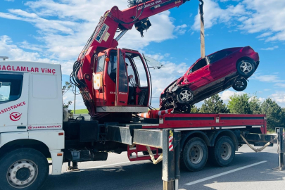 Afyonkarahisar'da sürücünün öldüğü kazayı arkadan gelen otomobilin kamerası saniye saniye kaydetti