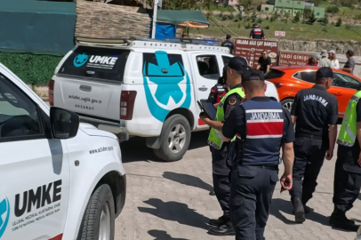 Aksaray'da dede ile torunu fotoğraf çektirirken Melendiz Çayı'na düştü