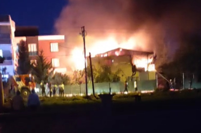 Adıyaman’da 2 katlı ev alev alev yandı