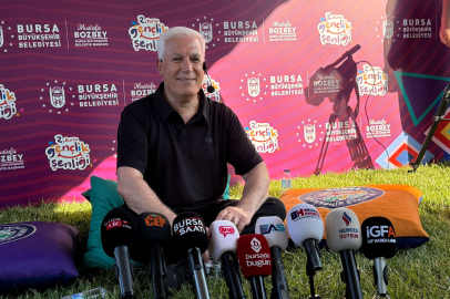 Bursa Büyükşehir Belediye Başkanı Bozbey gençlerle buluştu