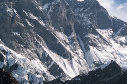 Dünyanın en yüksek 4. dağında 2 dağcı hayatını kaybetti