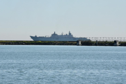 TCG Anadolu gemisi gençlerle Samsun'a ulaştı