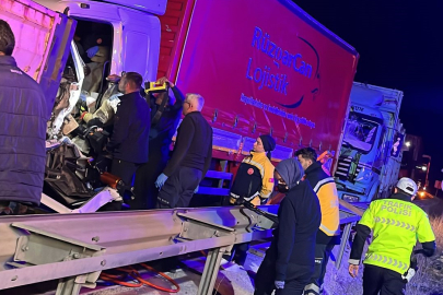 Ankara Kızılcahamam'da zincirleme trafik kazası: 2 kişi yaralandı