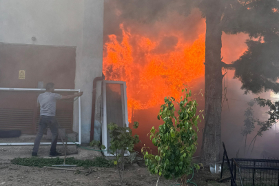 Isparta’da oyuncak dükkanında çıkan yangını itfaiye ekibi söndürdü