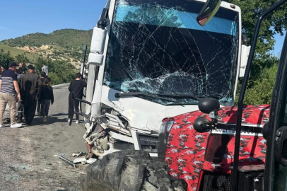 Tunceli’de öğrenci servisi kaza yaptı