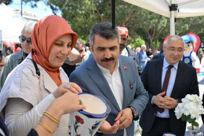 Bursa'da Yıldırım 'Aile' için yürüdü