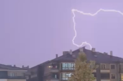 Bolu'da yıldırım düşme anları korku filmlerini aratmadı