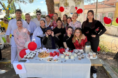 Bursa Ahmet Yesevi Anadolu Lisesi'nde karnaval coşkusu