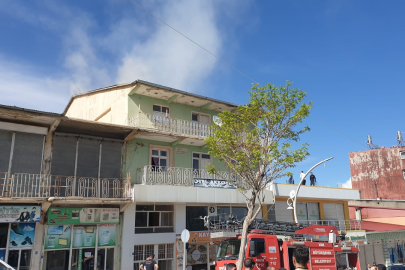 Van Başkale'de mühürlü otelin çatısında yangın paniği