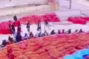 Ankara'da soğan deposundaki kavga kamerada