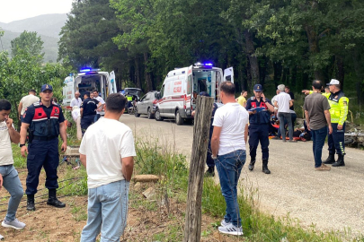 Çanakkale'de otomobil ile motosiklet çarpıştı: