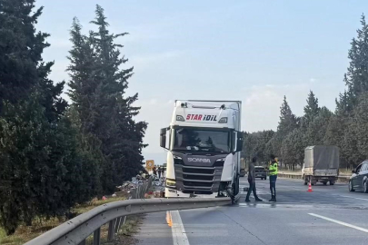 Mersin'de iki tır ve bir otomobilin karıştığı kazada otoyol savaş alanına döndü